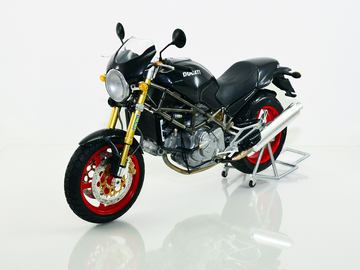 Ducati Monster SR4